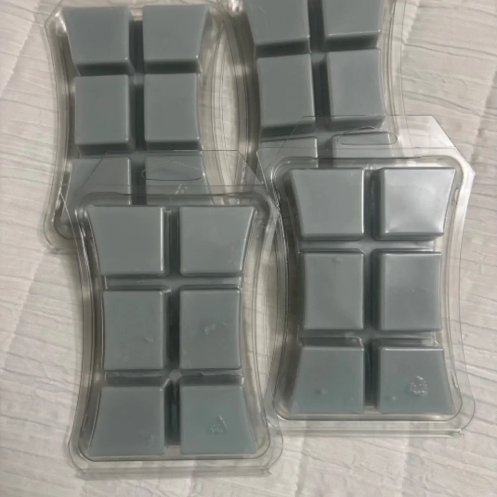WoodWick by Yankee Candle Wax Melts (Sagewood and Seagrass) New! So fragrant! - Picture 2 of 2